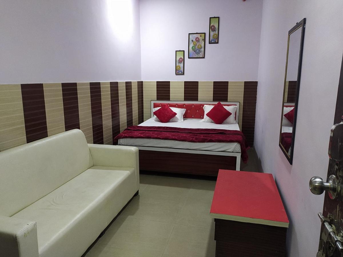Oyo 82476 Royal Garden Ghaziabad Εξωτερικό φωτογραφία