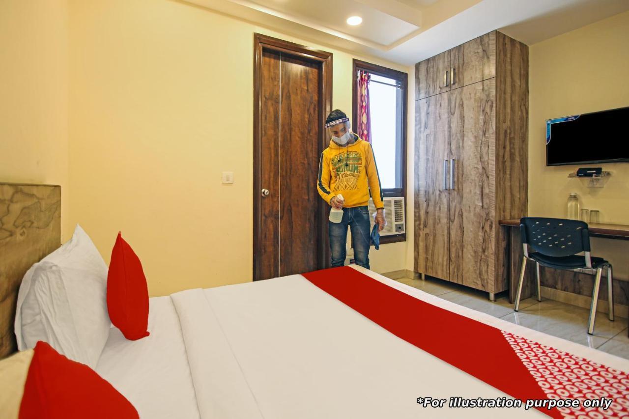 Oyo 82476 Royal Garden Ghaziabad Εξωτερικό φωτογραφία