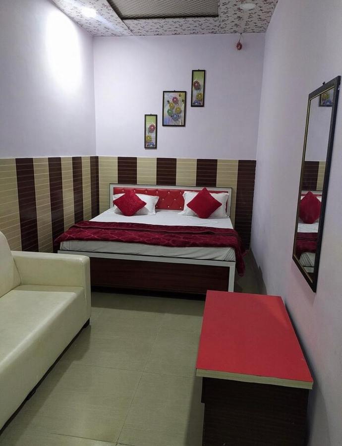 Oyo 82476 Royal Garden Ghaziabad Εξωτερικό φωτογραφία